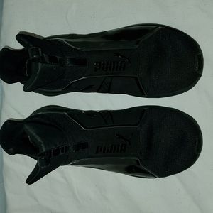 Women's Puma size 7.5 tennis shoes